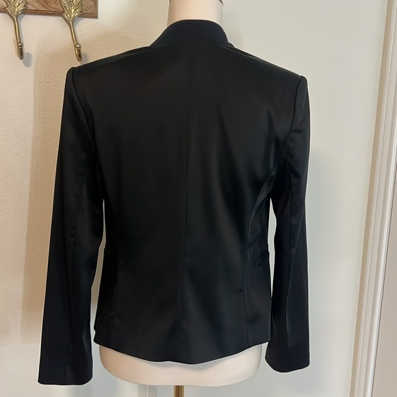 NYDJ Black Silky Tuxedo style open Front Blazer NWT size 4 - Picture 2 of 9